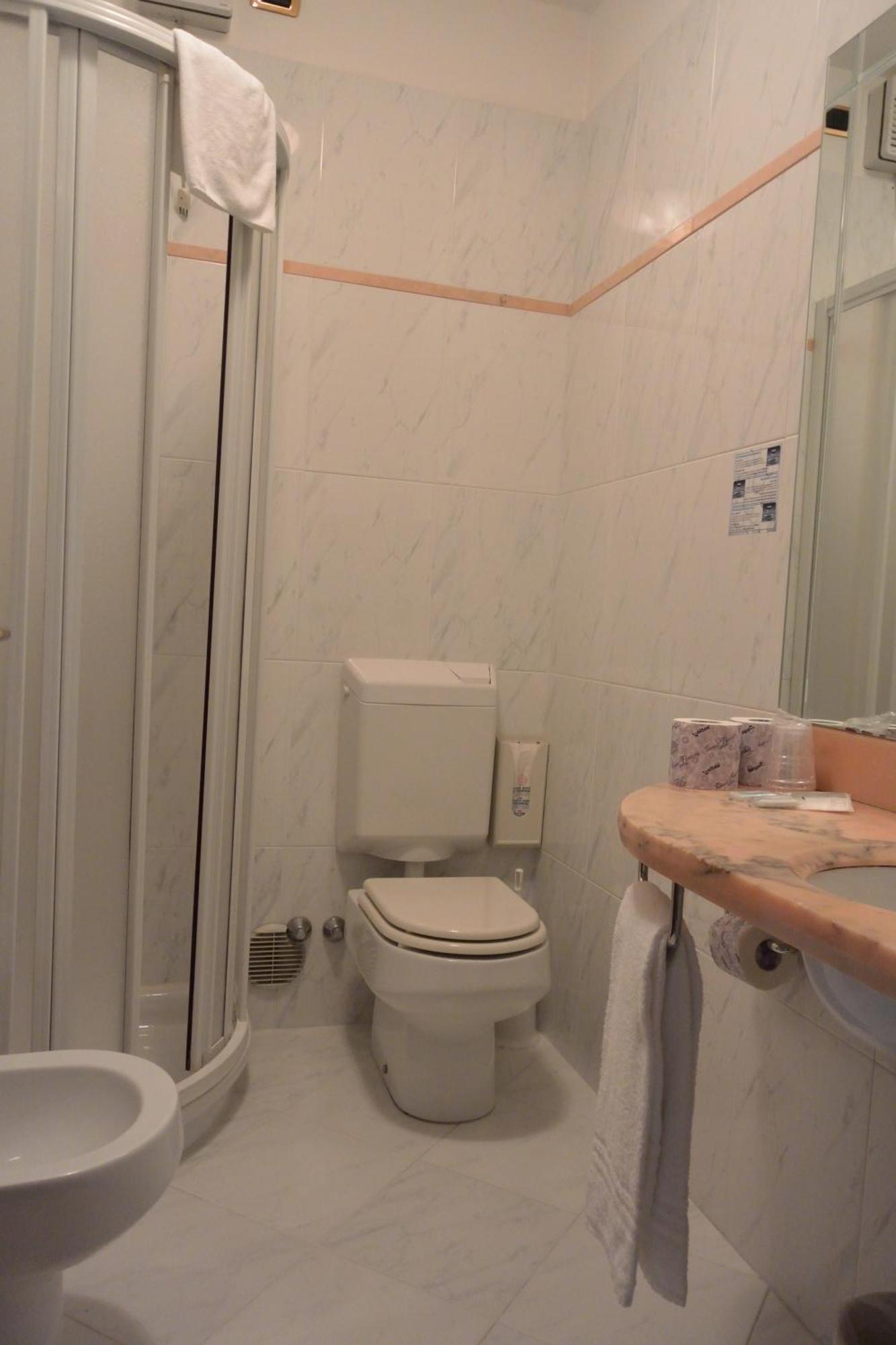 Hotel Alisei Lignano Sabbiadoro Room photo