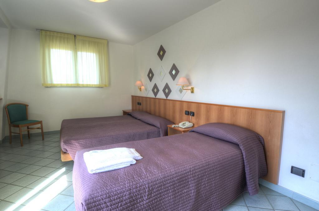 Hotel Alisei Lignano Sabbiadoro Room photo
