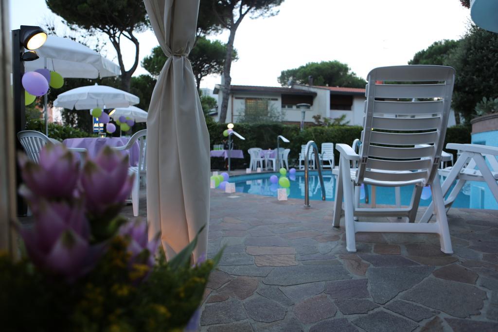 Hotel Alisei Lignano Sabbiadoro Exterior photo