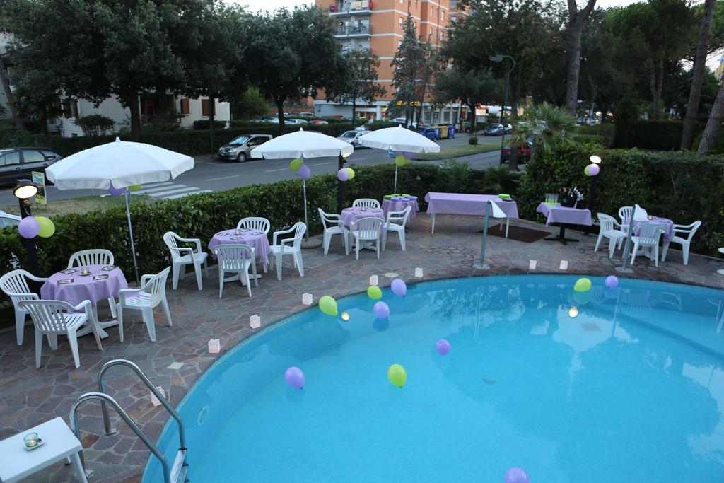 Hotel Alisei Lignano Sabbiadoro Exterior photo