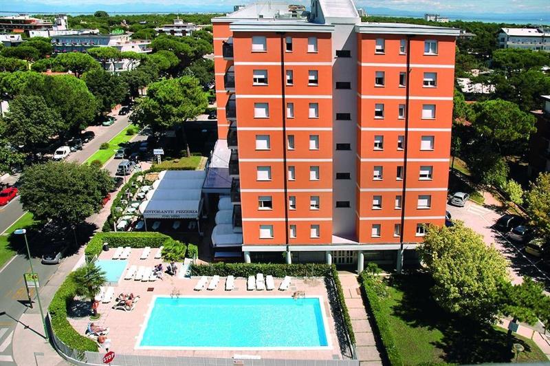 Hotel Alisei Lignano Sabbiadoro Exterior photo